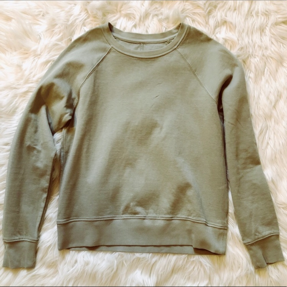 NWOT Athleta Olive Green Crew Shirt